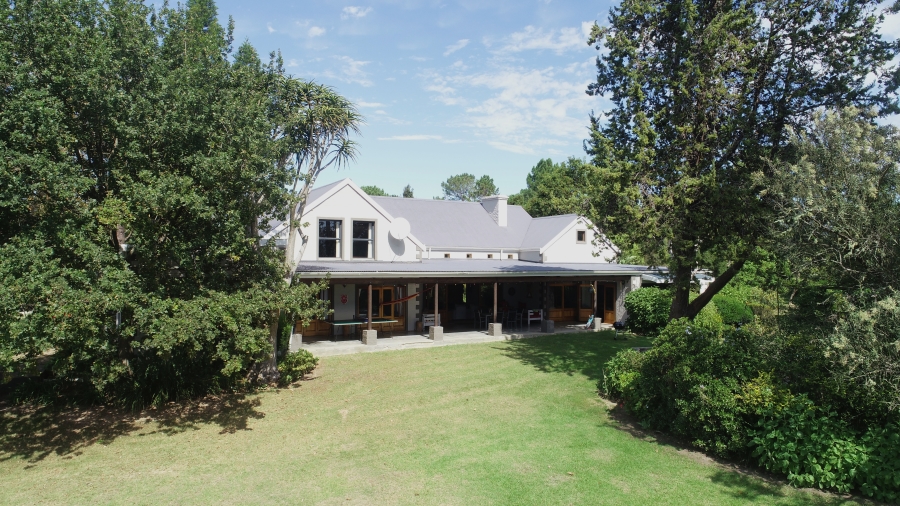 To Let 5 Bedroom Property for Rent in Rheenendal Western Cape